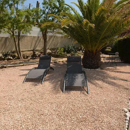 Au Coeur D'un Jardin Reposant *