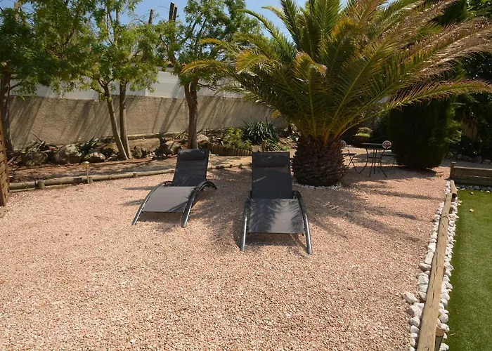 Au Coeur D'un Jardin Reposant *